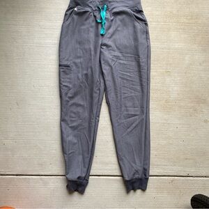 FIGS Women’s Regular High Waisted Zamora Jogger Scrub Pants Graphite Size M